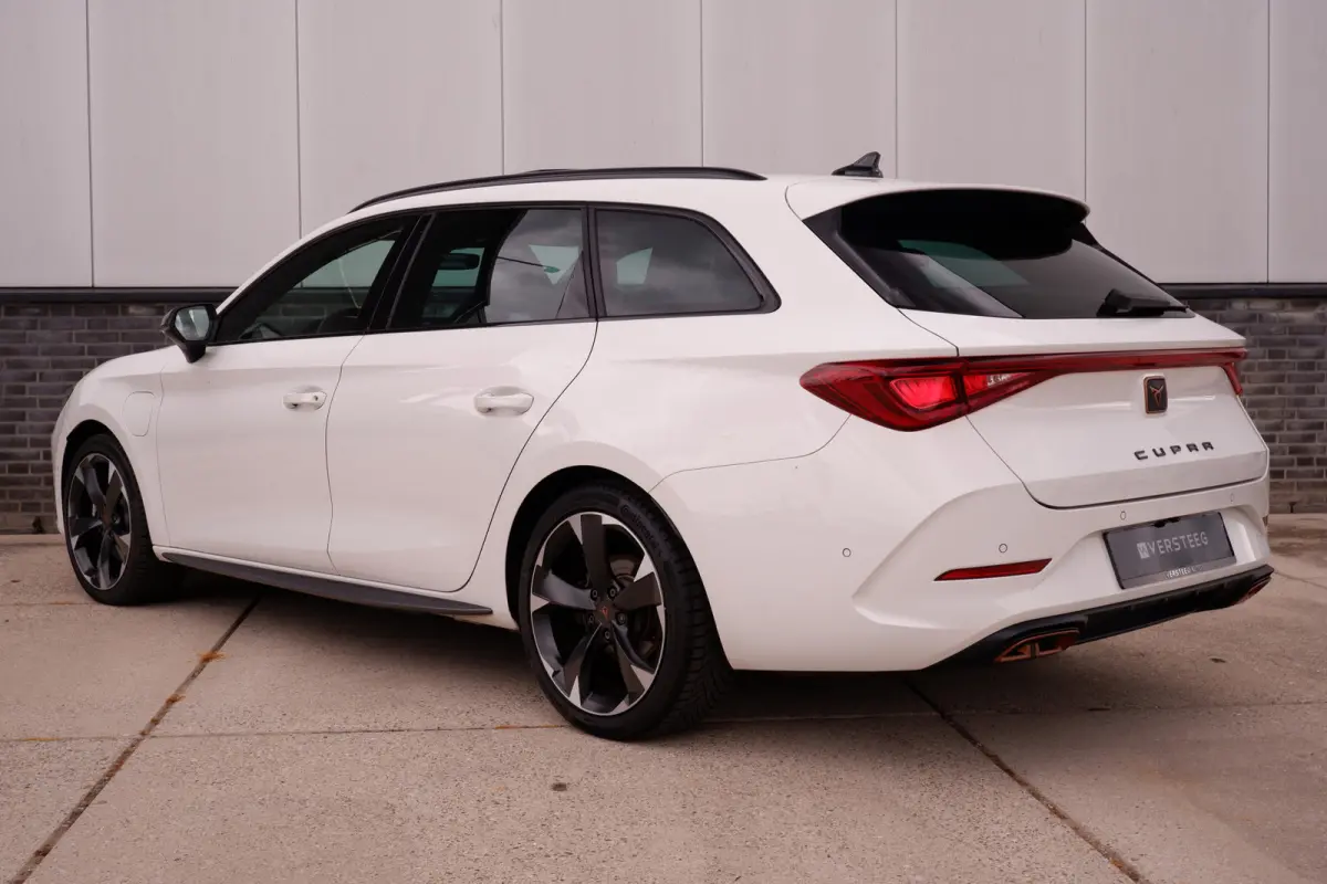 1.4 e-Hybrid Black Edition | Panorama | Carplay | Camera | Virtual | LED |