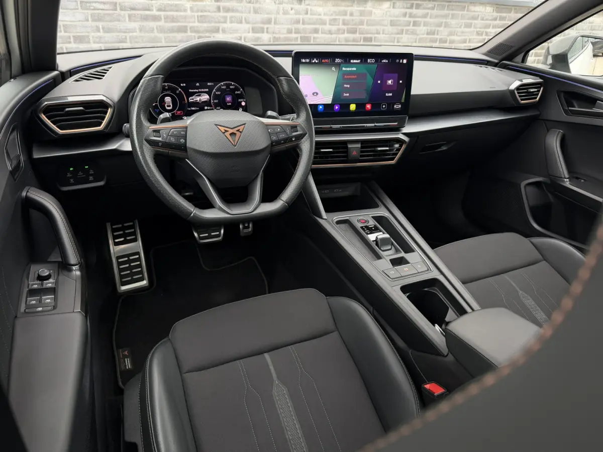 1.4 e-Hybrid Black Edition | Panorama | Carplay | Camera | Virtual | LED |