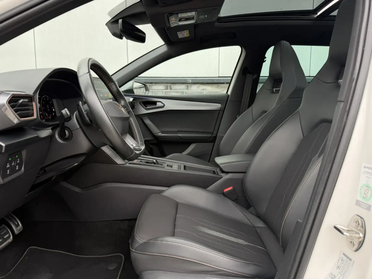 1.4 e-Hybrid Black Edition | Panorama | Carplay | Camera | Virtual | LED |