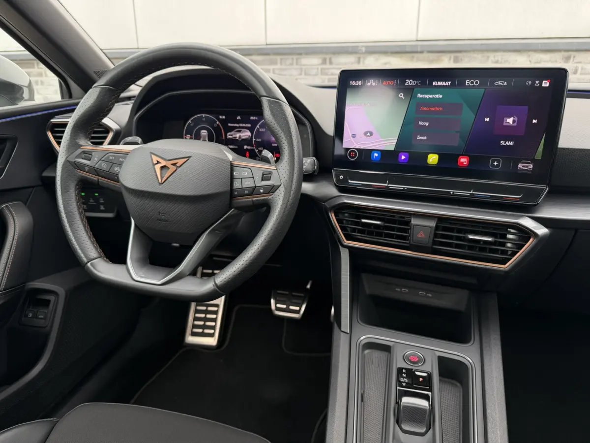 1.4 e-Hybrid Black Edition | Panorama | Carplay | Camera | Virtual | LED |