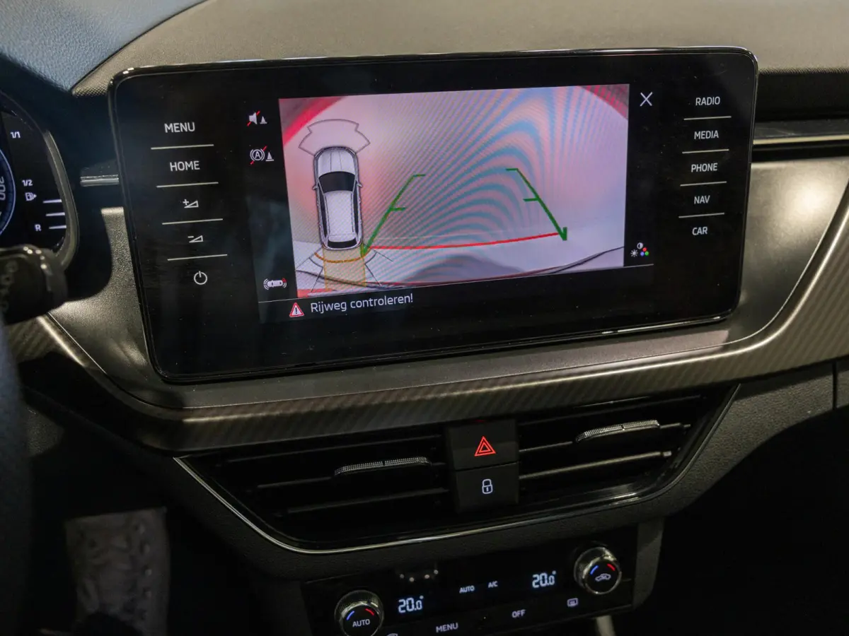 1.0 TSI Monte Carlo / 110pk / Panorama dak / Achteruitrij camera / Adaptieve cruise control /