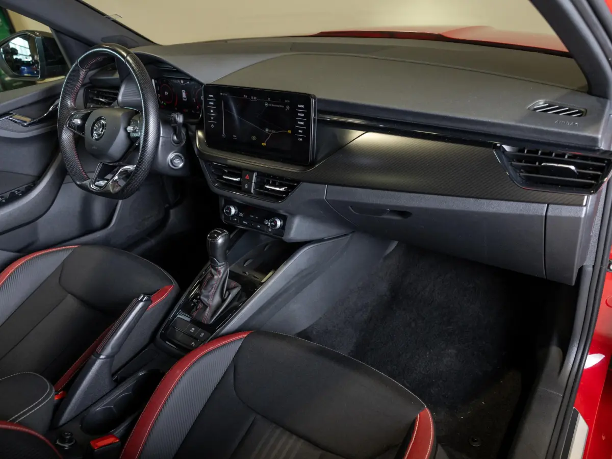 1.0 TSI Monte Carlo / 110pk / Panorama dak / Achteruitrij camera / Adaptieve cruise control /