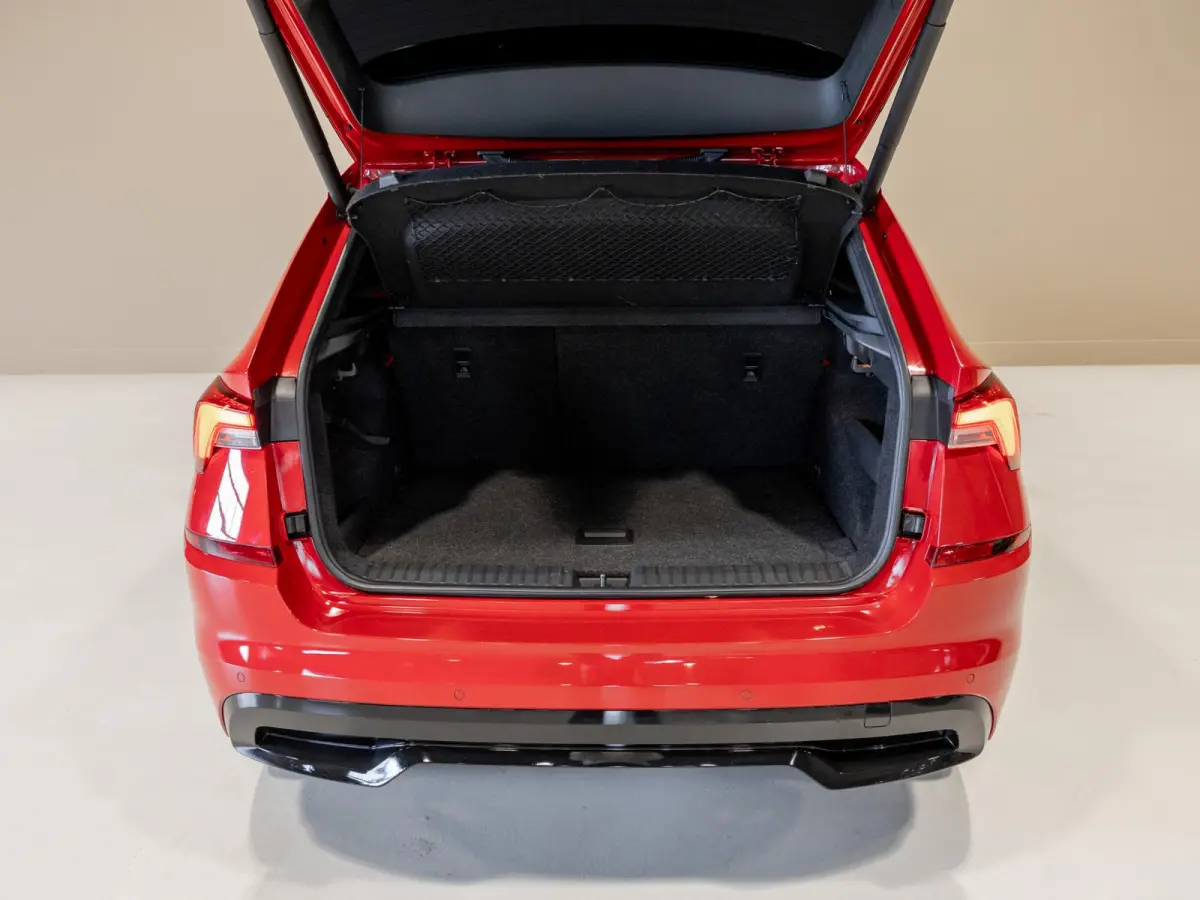 1.0 TSI Monte Carlo / 110pk / Panorama dak / Achteruitrij camera / Adaptieve cruise control /