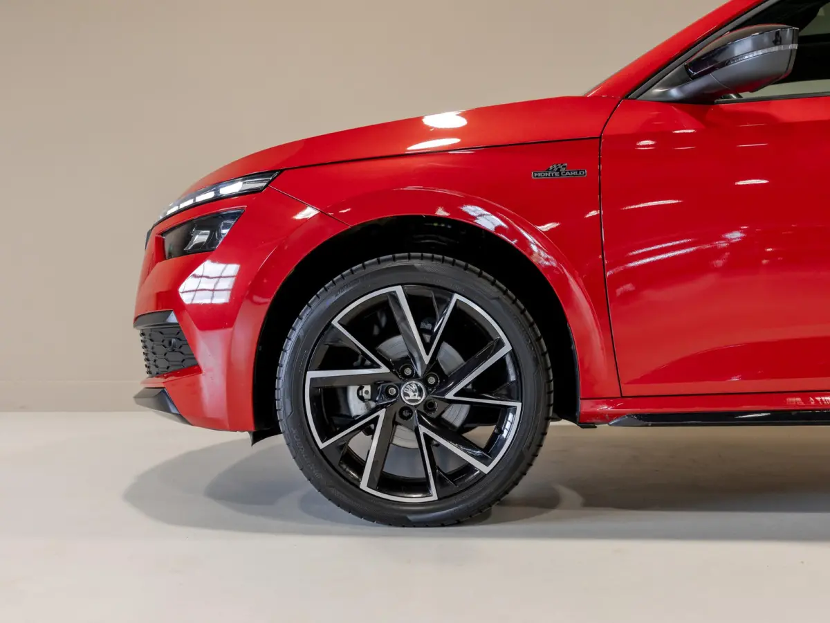 1.0 TSI Monte Carlo / 110pk / Panorama dak / Achteruitrij camera / Adaptieve cruise control /