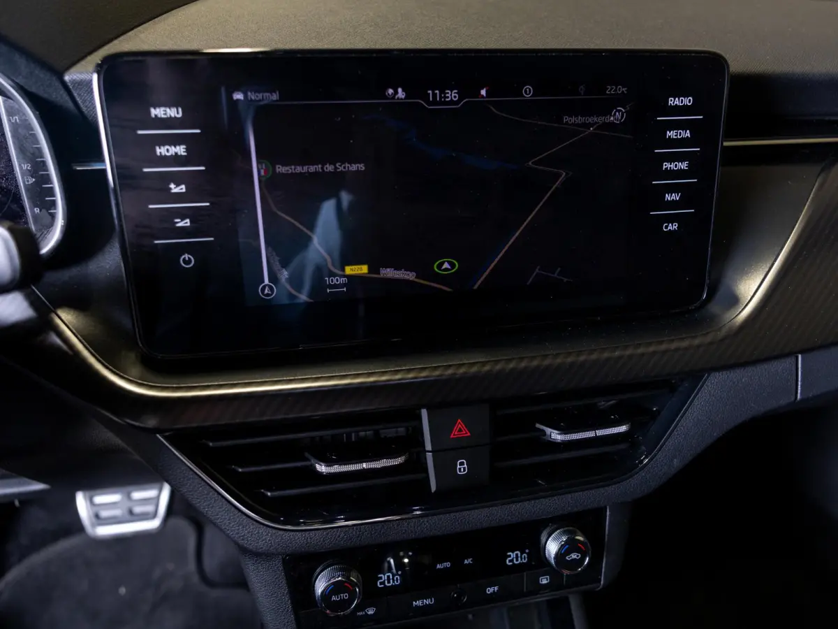 1.0 TSI Monte Carlo / 110pk / Panorama dak / Achteruitrij camera / Adaptieve cruise control /