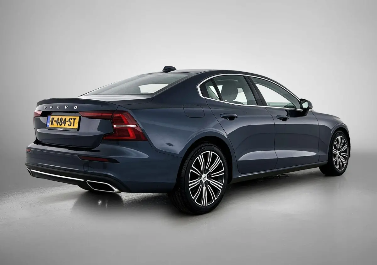 2.0 B3 Inscription | ACHTERUITRIJCAMERA | STOELVERWARMING | STUURVERWARMING | LEDEREN BEKLEDING | DODEHOEK | MEMORY | CLIMATE CONTROL | CRUISE CONTROL |