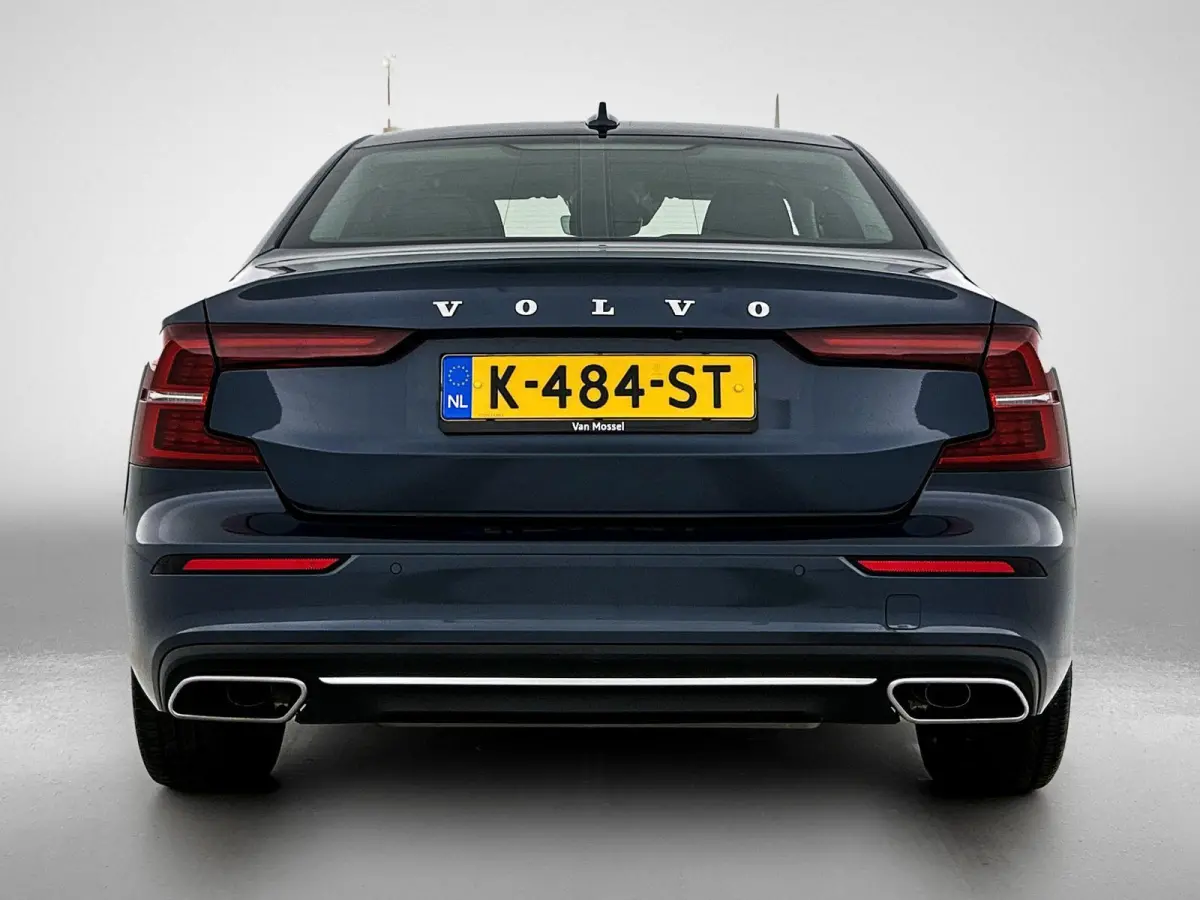 2.0 B3 Inscription | ACHTERUITRIJCAMERA | STOELVERWARMING | STUURVERWARMING | LEDEREN BEKLEDING | DODEHOEK | MEMORY | CLIMATE CONTROL | CRUISE CONTROL |