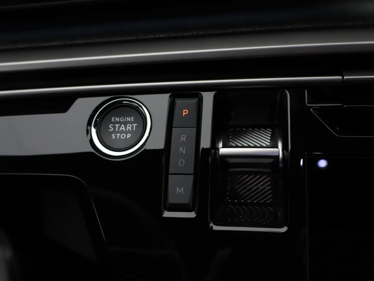 1.2 Hybrid 136 Allure | 2 stoelen op derde rij | Achteruitrijcamera | Apple Carplay/Android Auto|telefoonintegratie premium
