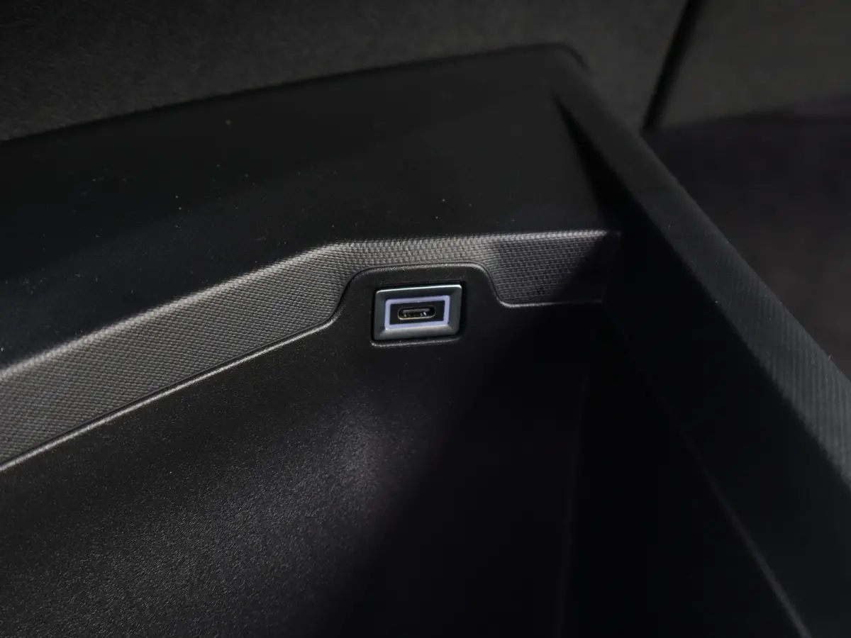1.2 Hybrid 136 Allure | 2 stoelen op derde rij | Achteruitrijcamera | Apple Carplay/Android Auto|telefoonintegratie premium