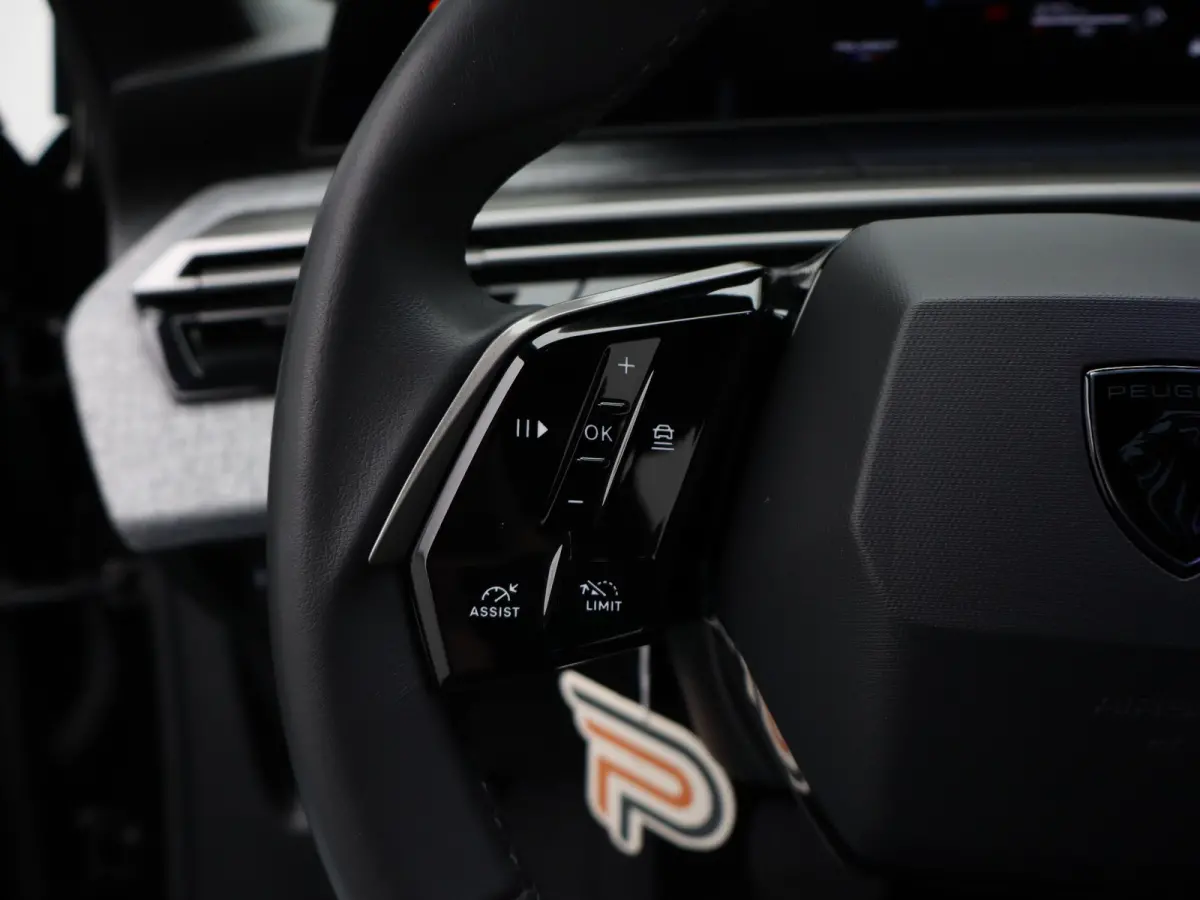 1.2 Hybrid 136 Allure | 2 stoelen op derde rij | Achteruitrijcamera | Apple Carplay/Android Auto|telefoonintegratie premium