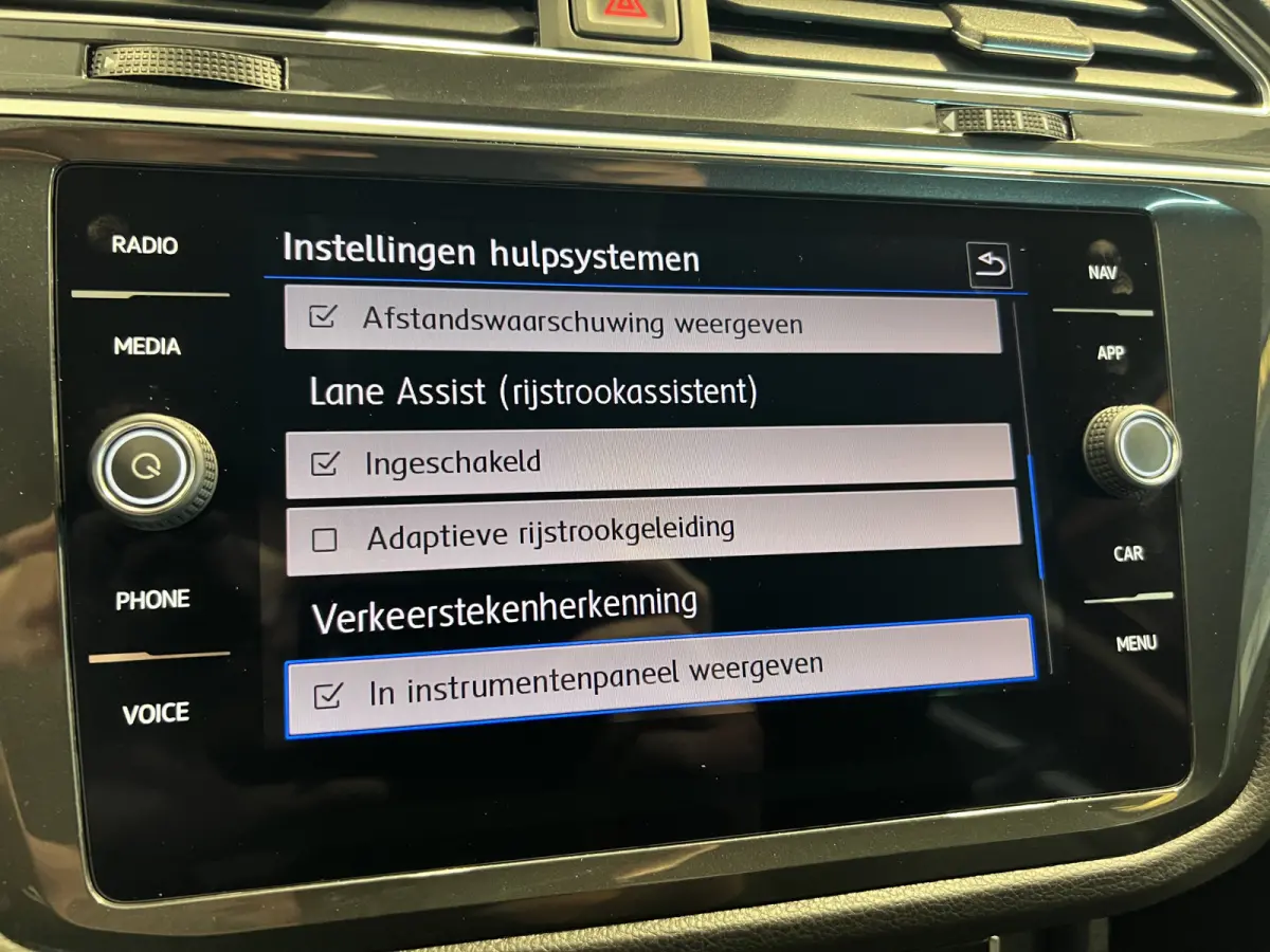 1.5 TSI Comfortline | Navigatie/Android/Apple Carplay | LM Velgen 17" | Cruise Control Adaptief | DAB | Verwarmde Voorruit | Airco Automatisch |