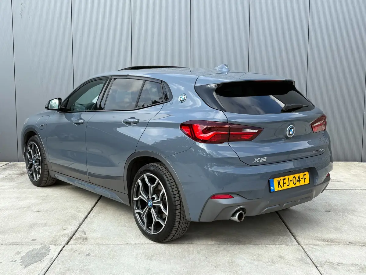 XDrive25e High Executive M-Sport | 19' LMV | Head-Up | Lederen Bekleding | Memory | Panoramadak |