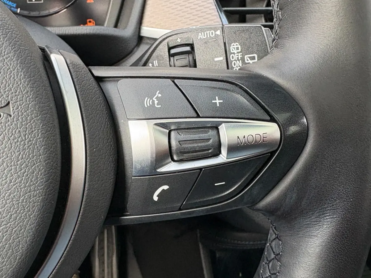 XDrive25e High Executive M-Sport | 19' LMV | Head-Up | Lederen Bekleding | Memory | Panoramadak |