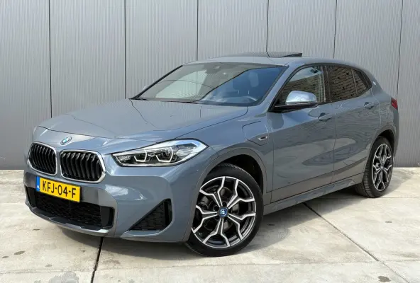 XDrive25e High Executive M-Sport | 19' LMV | Head-Up | Lederen Bekleding | Memory | Panoramadak |