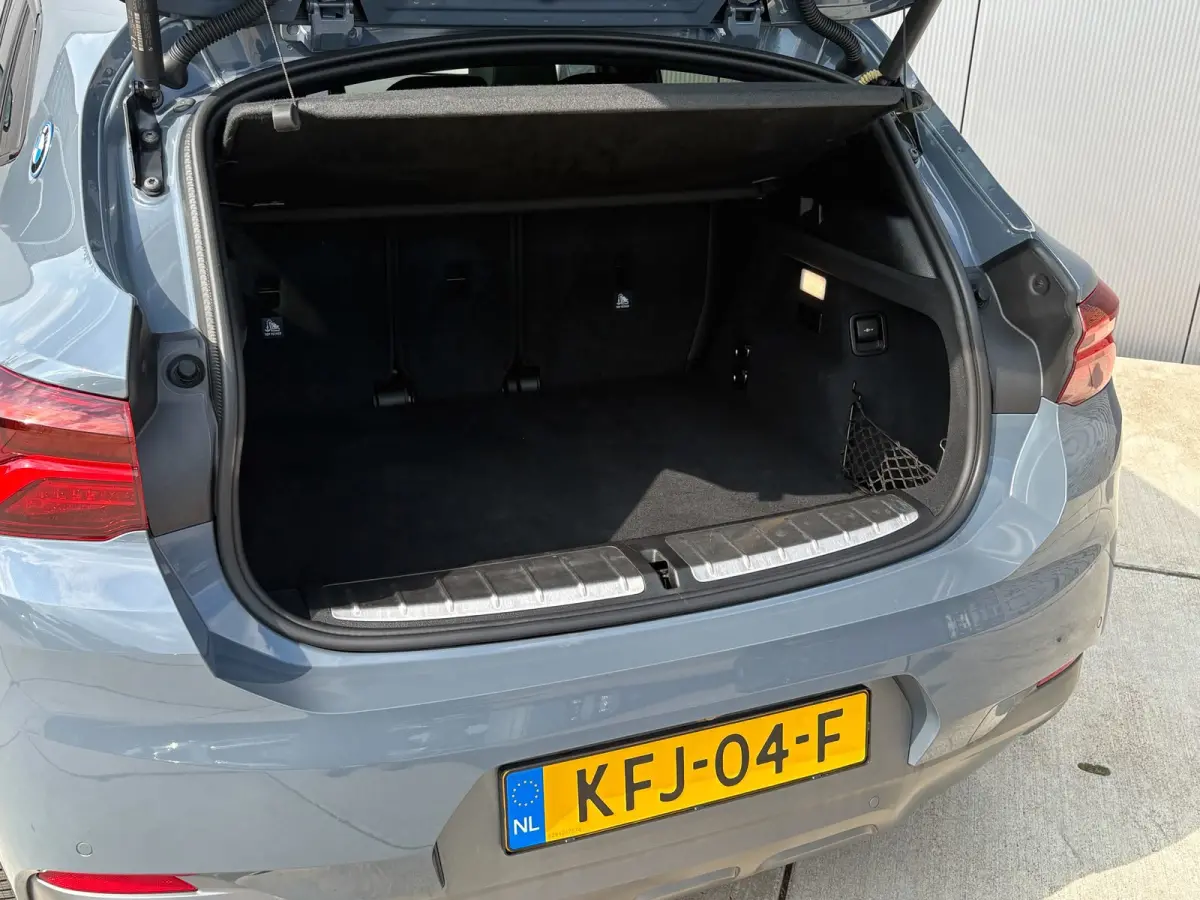 XDrive25e High Executive M-Sport | 19' LMV | Head-Up | Lederen Bekleding | Memory | Panoramadak |