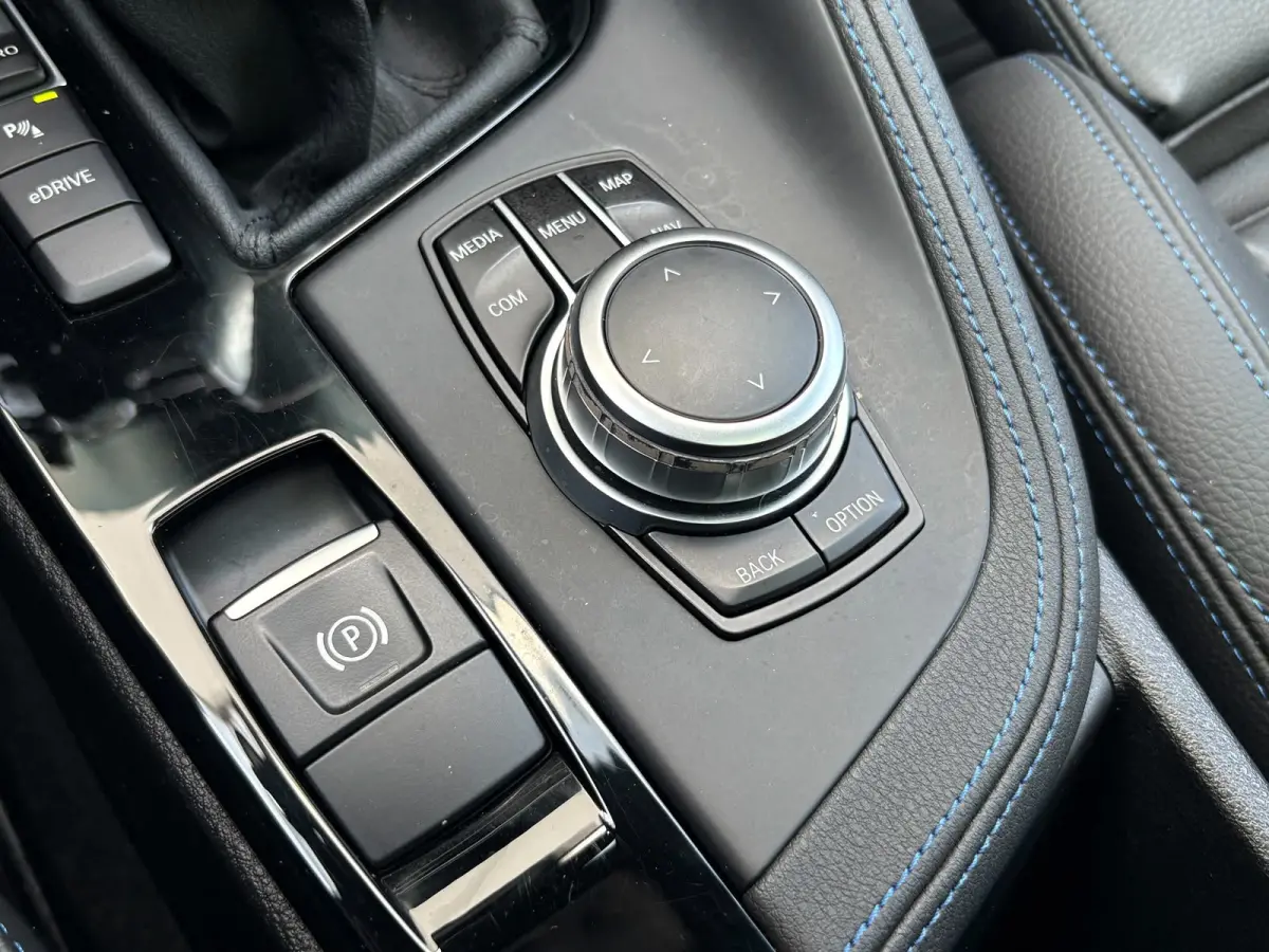 XDrive25e High Executive M-Sport | 19' LMV | Head-Up | Lederen Bekleding | Memory | Panoramadak |