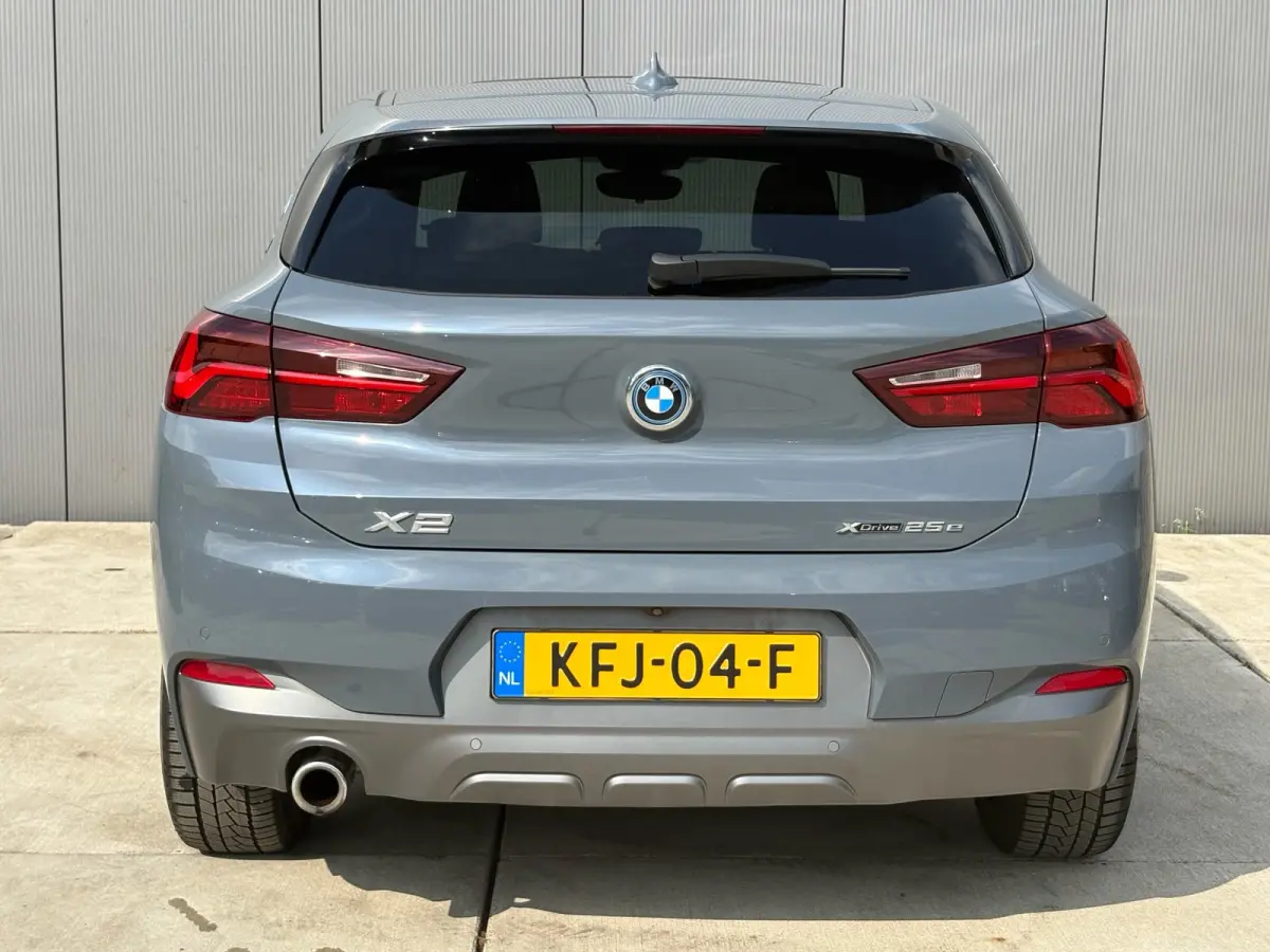 XDrive25e High Executive M-Sport | 19' LMV | Head-Up | Lederen Bekleding | Memory | Panoramadak |