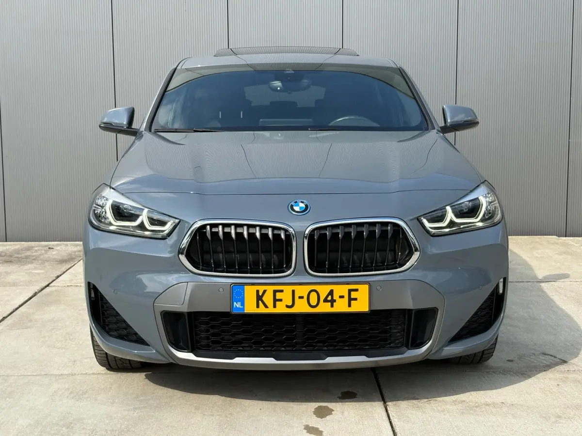 XDrive25e High Executive M-Sport | 19' LMV | Head-Up | Lederen Bekleding | Memory | Panoramadak |
