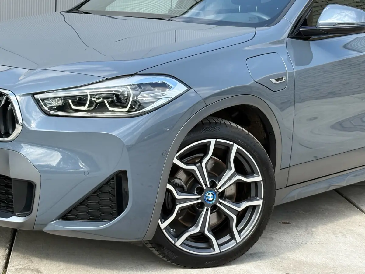 XDrive25e High Executive M-Sport | 19' LMV | Head-Up | Lederen Bekleding | Memory | Panoramadak |
