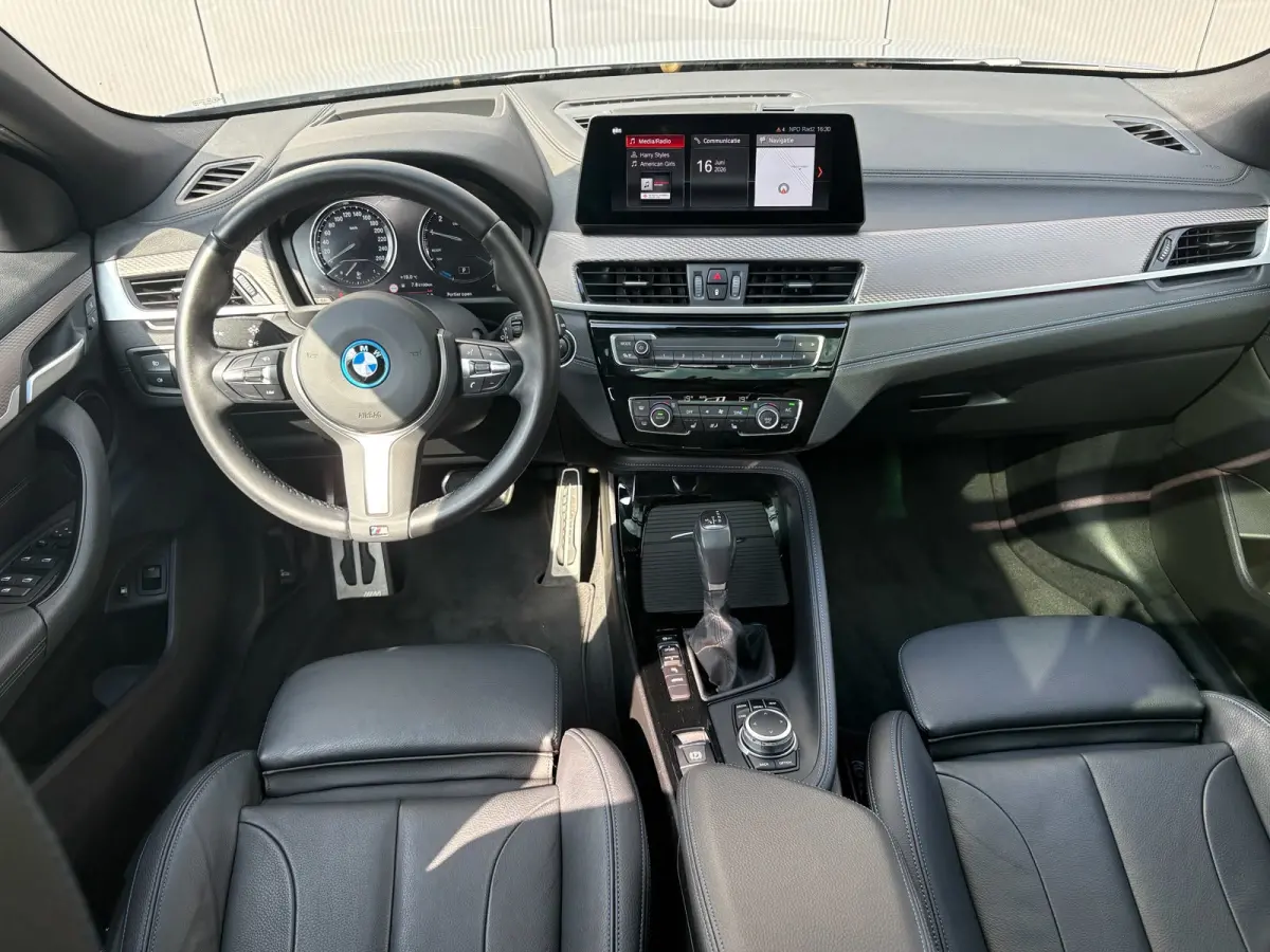 XDrive25e High Executive M-Sport | 19' LMV | Head-Up | Lederen Bekleding | Memory | Panoramadak |