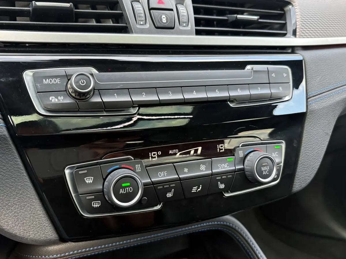 XDrive25e High Executive M-Sport | 19' LMV | Head-Up | Lederen Bekleding | Memory | Panoramadak |