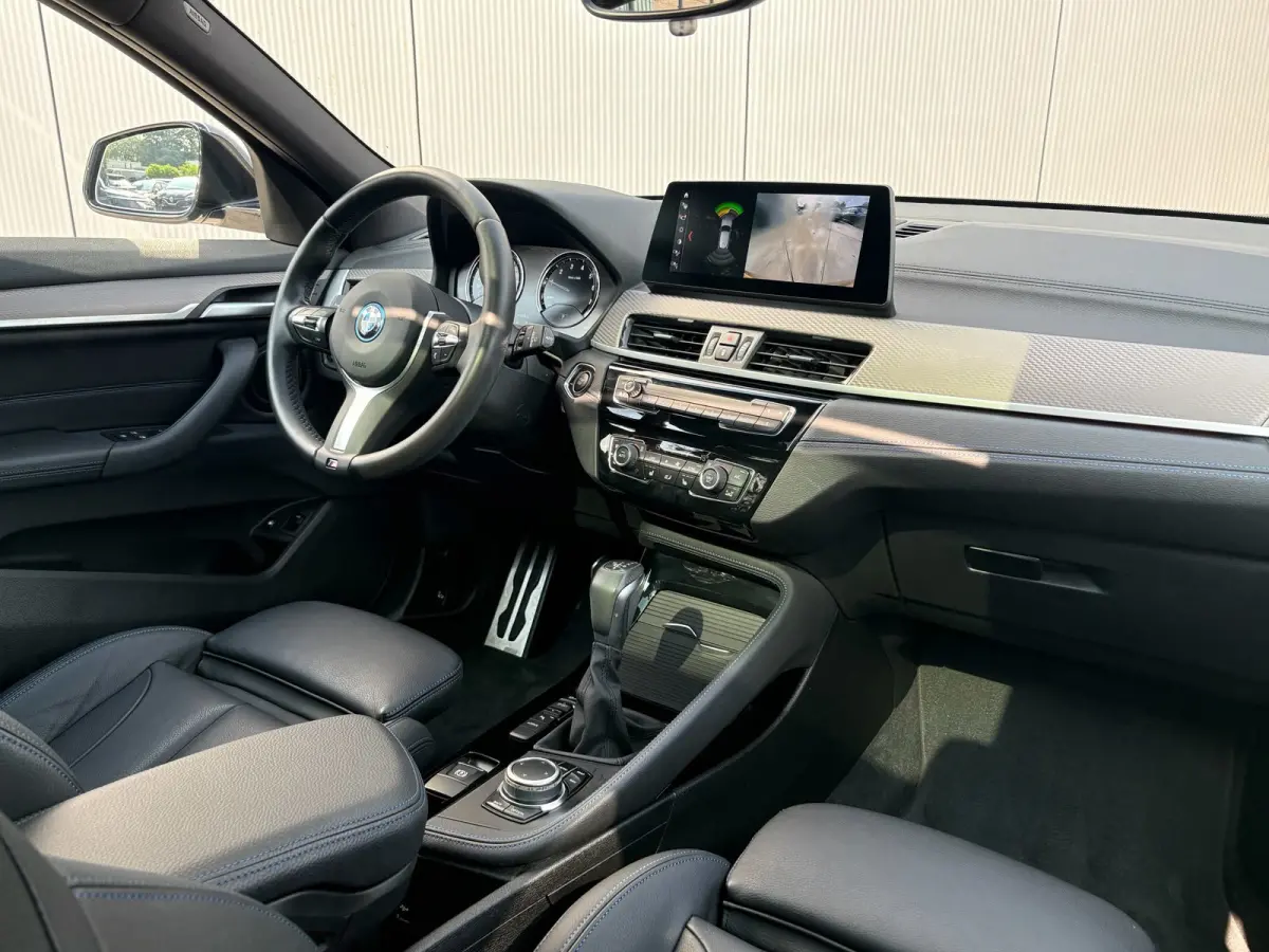 XDrive25e High Executive M-Sport | 19' LMV | Head-Up | Lederen Bekleding | Memory | Panoramadak |