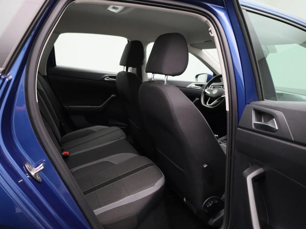 1.0 TSI Style 95 PK| Parkeersensoren | Achteruitrijcamera | LED Matrix | Stoelverwarming | Climatronic | Apple Carplay | Android Auto | 15 Inch Lichtmetalen Velgen