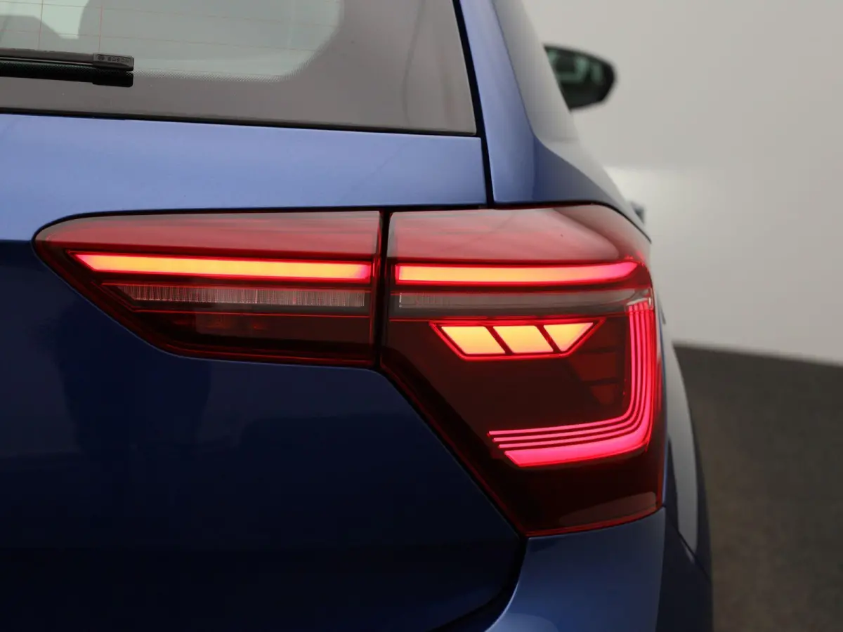 1.0 TSI Style 95 PK| Parkeersensoren | Achteruitrijcamera | LED Matrix | Stoelverwarming | Climatronic | Apple Carplay | Android Auto | 15 Inch Lichtmetalen Velgen