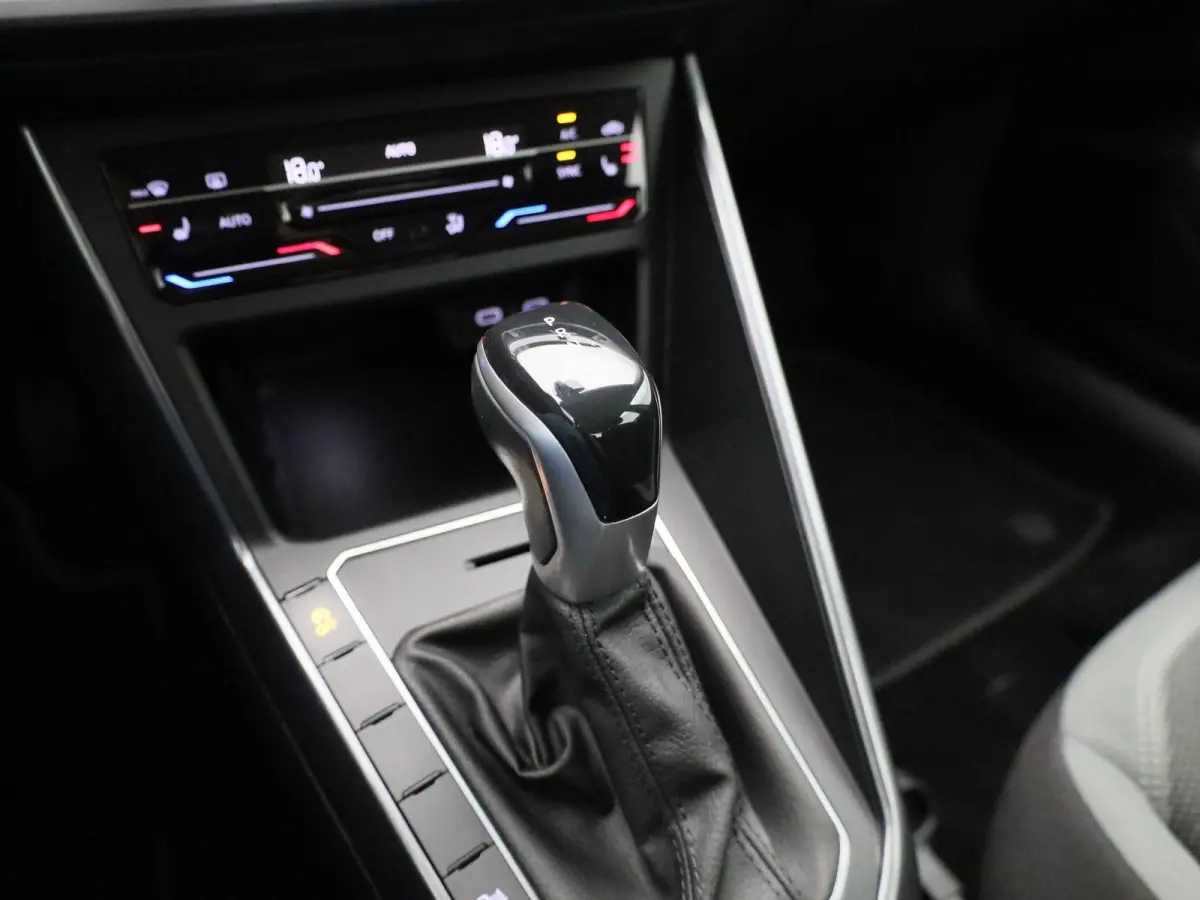 1.0 TSI Style 95 PK| Parkeersensoren | Achteruitrijcamera | LED Matrix | Stoelverwarming | Climatronic | Apple Carplay | Android Auto | 15 Inch Lichtmetalen Velgen