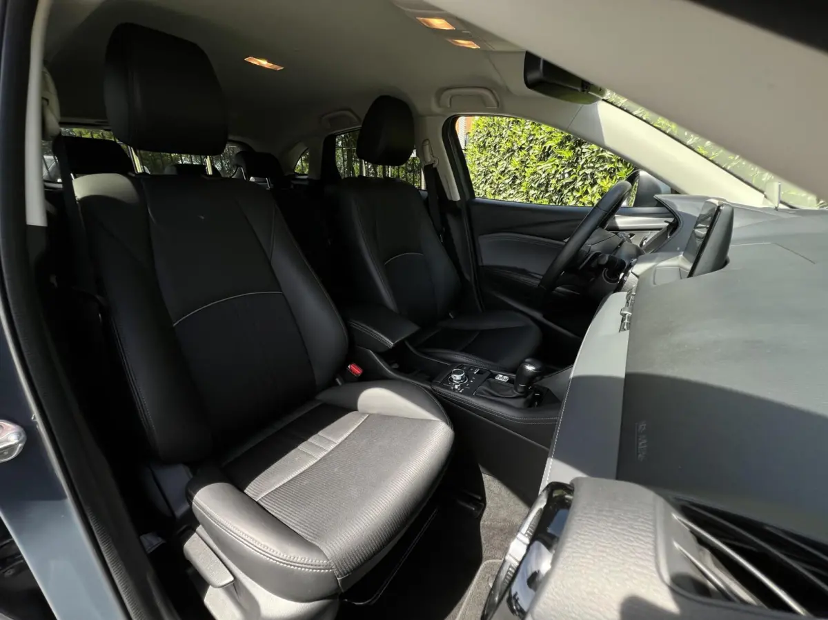 2.0 SkyActiv-G 121 LUXURY, NAVIGATIE, CRUISE CONTROL, CLIMATE CONTROL, STOELVERWARMING, HALF LEDER, DODEHOEK, KEYLESS, HUD, LED, DAB, LICHTMETAAL 18"