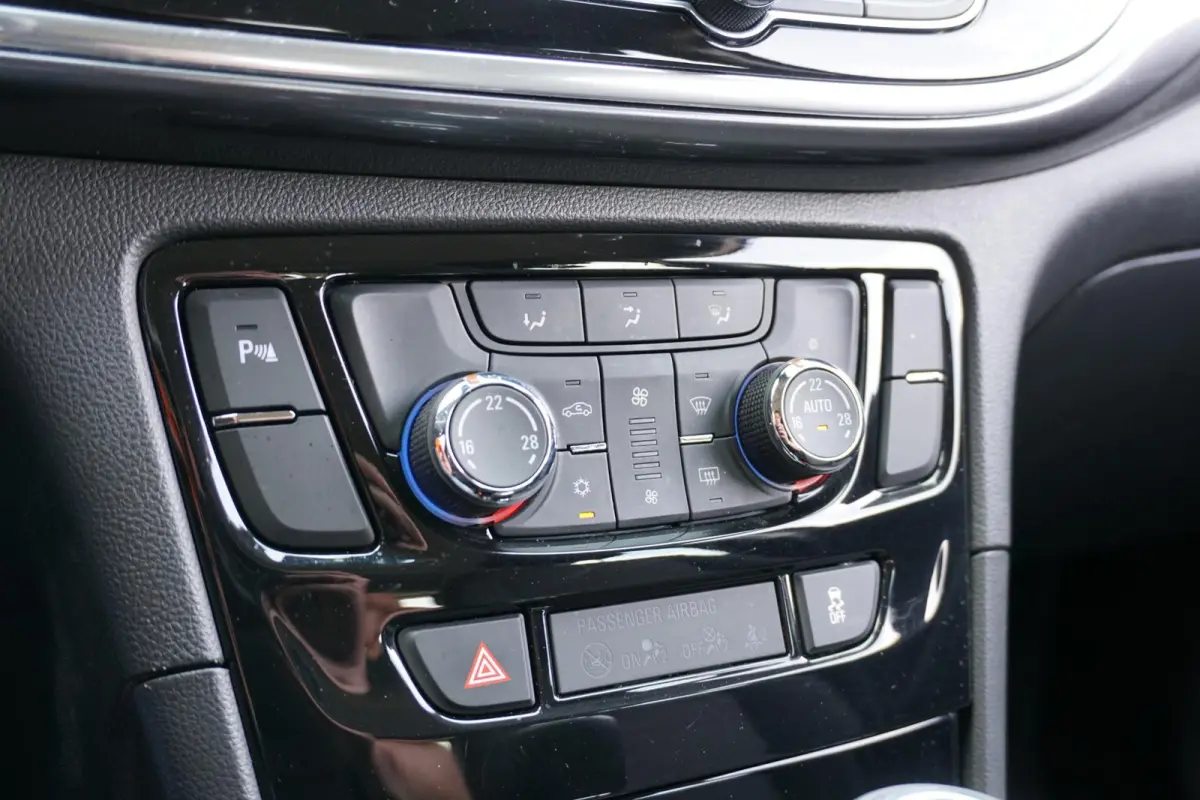 1.4 Turbo Innovation + TREKHAAK / NAVIGATIE / CARPLAY
