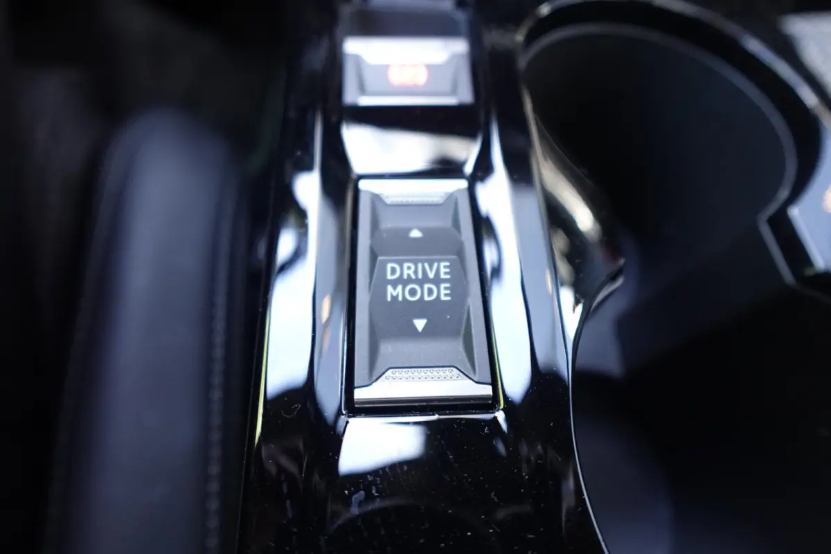 1.2 PureTech GT PANO KEYLESS VOL'