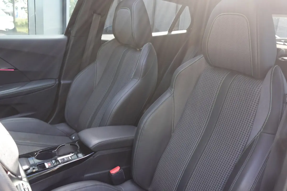 1.2 PureTech GT PANO KEYLESS VOL'