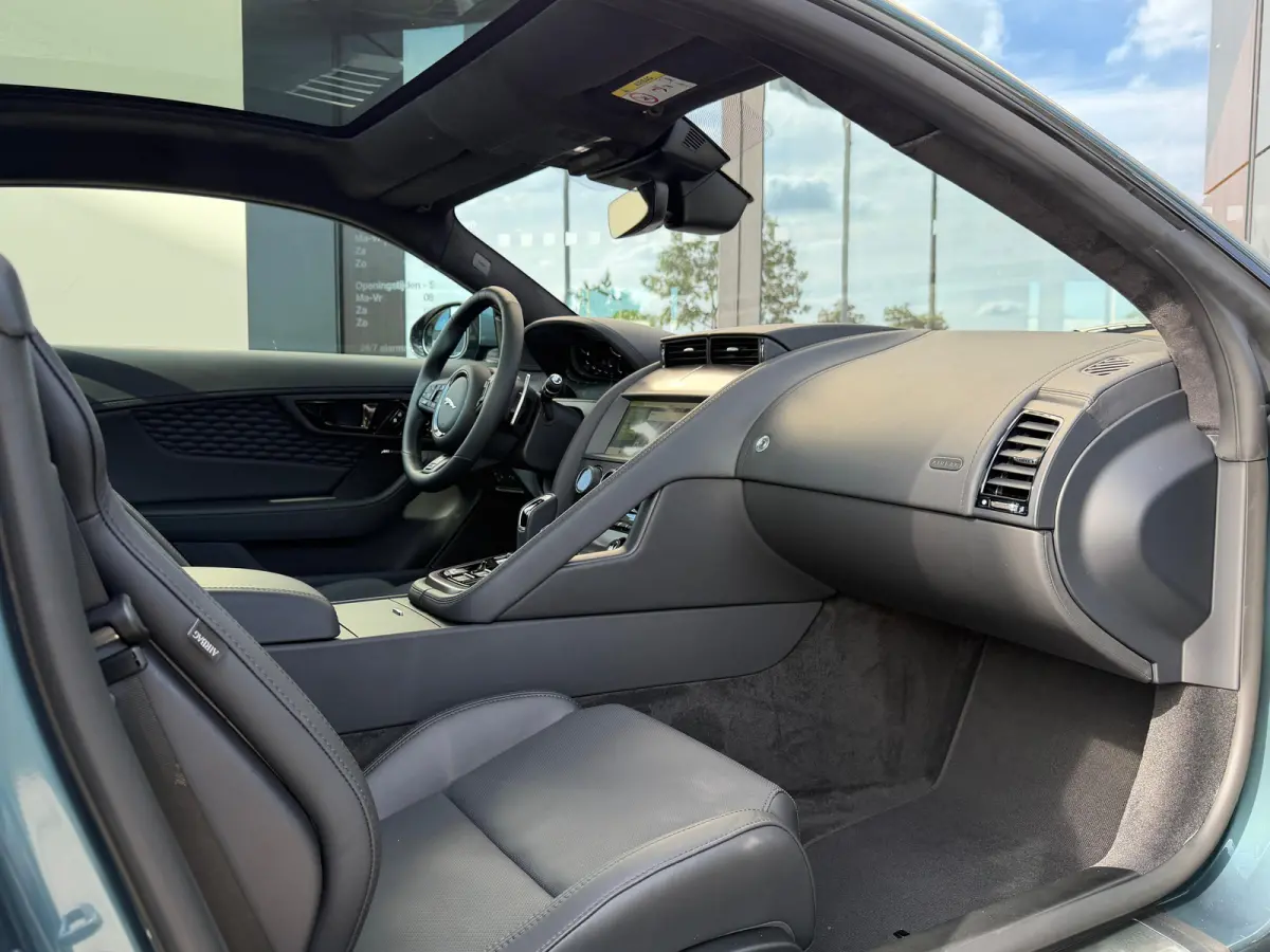 P575 AWD R 75 | Alcantara hemel | Sportuitlaat | Performance Seats |  | Koel/verwarmbare stoelen