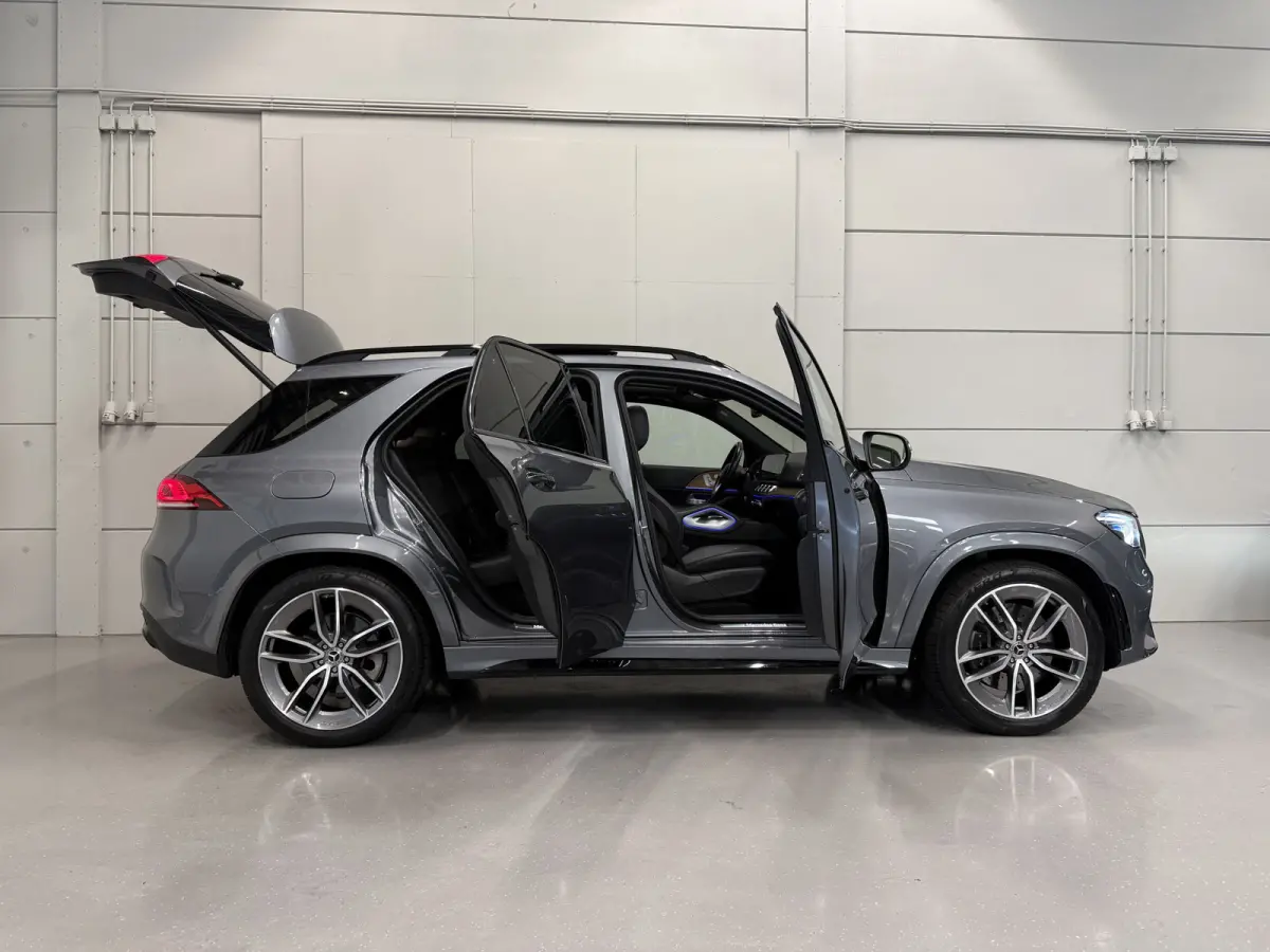 350 e 4MATIC AMG PANO/22"/LUCHTVERING/BURMESTER/TREKHAAK/HEAD-UP/SOH 97%/360CAMERA/MASSAGE+VENTILATIE/ZWART LEER/SFEER/DRIVING ASS.PACKAGE PLUS/ALARM KLASSE 5/NET GROTE OH BEURT GEHAD/NIEUWP