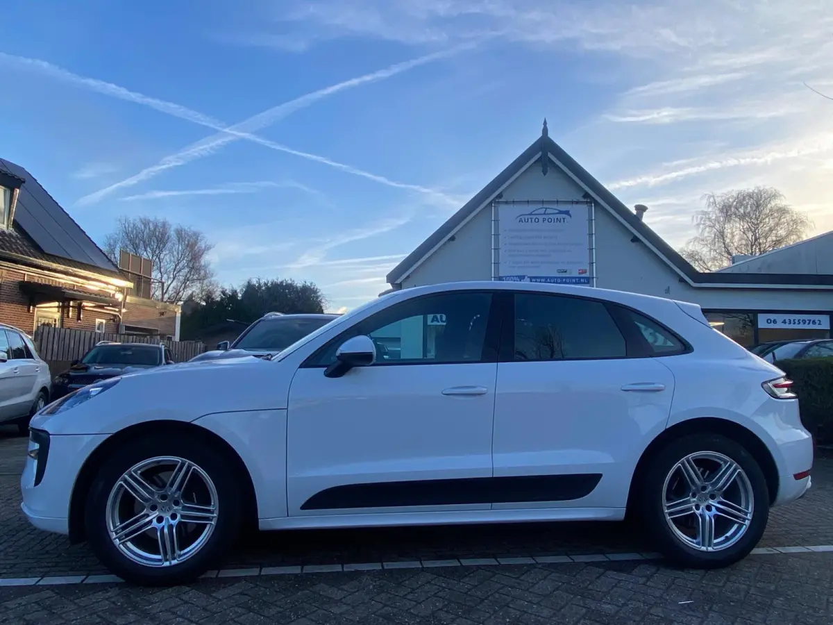 2.0 SPORTDESIGN/KEYLESS/NL-AUTO/CAMERA/BLINDSPOT