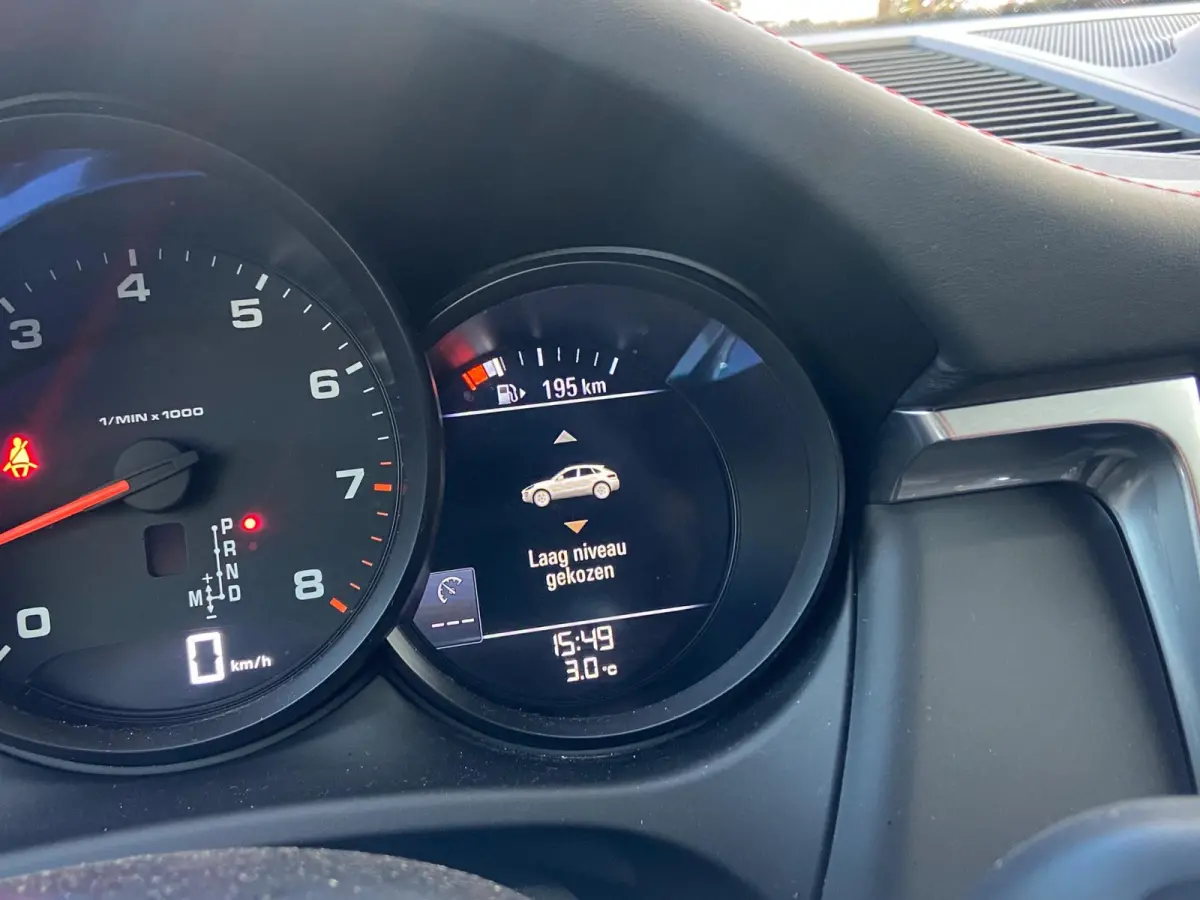 2.0 SPORTDESIGN/KEYLESS/NL-AUTO/CAMERA/BLINDSPOT