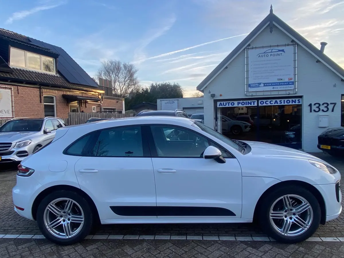 2.0 SPORTDESIGN/KEYLESS/NL-AUTO/CAMERA/BLINDSPOT