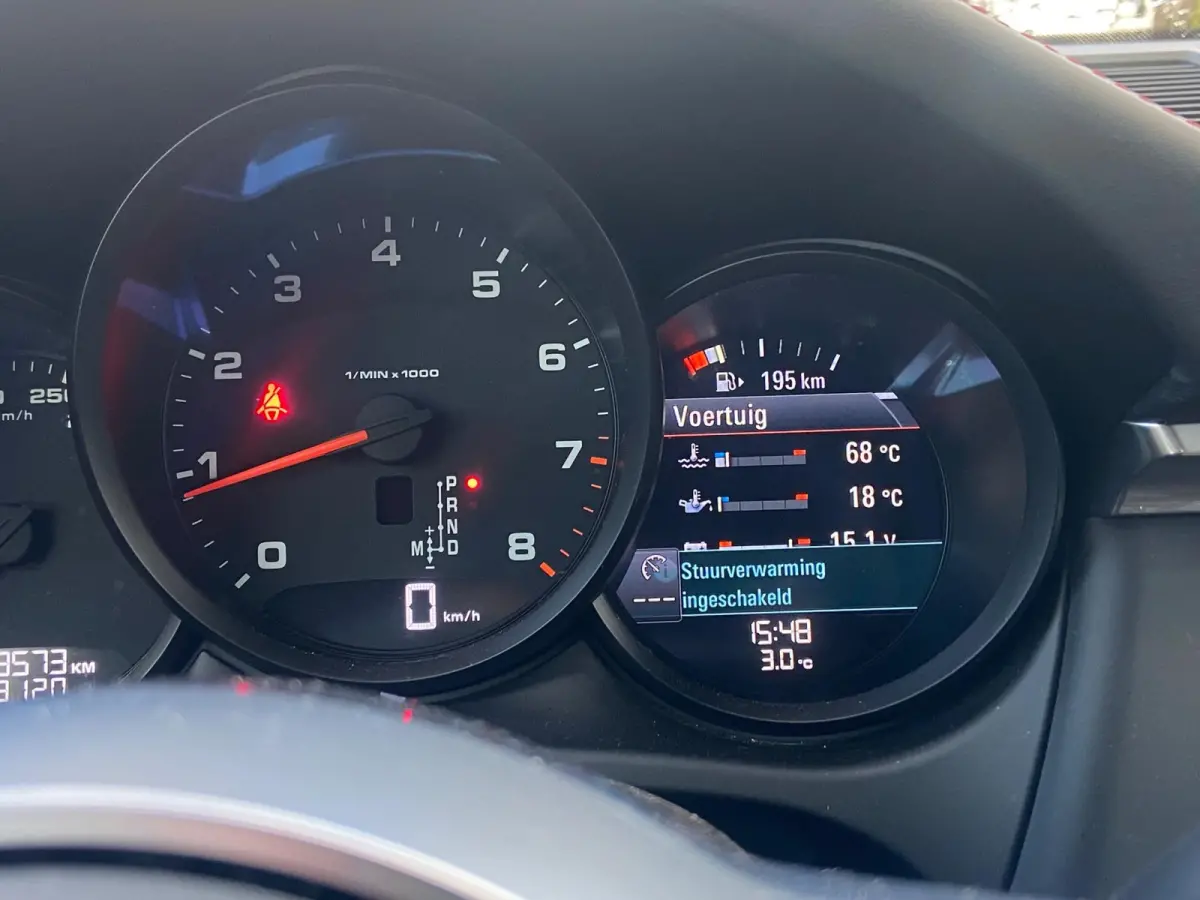 2.0 SPORTDESIGN/KEYLESS/NL-AUTO/CAMERA/BLINDSPOT