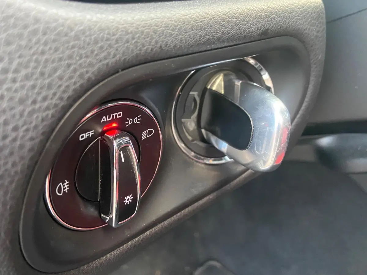 2.0 SPORTDESIGN/KEYLESS/NL-AUTO/CAMERA/BLINDSPOT
