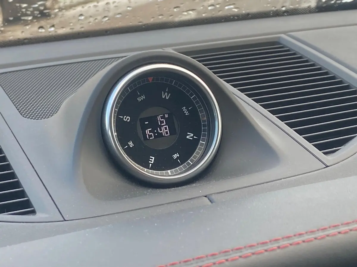 2.0 SPORTDESIGN/KEYLESS/NL-AUTO/CAMERA/BLINDSPOT