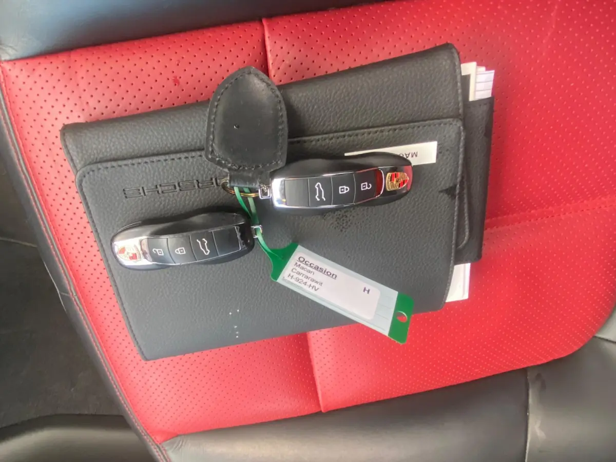 2.0 SPORTDESIGN/KEYLESS/NL-AUTO/CAMERA/BLINDSPOT