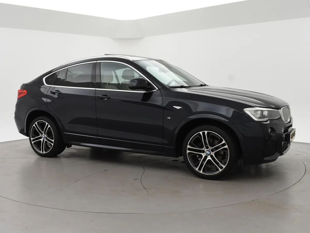 xDrive20i M-SPORT + SCHUIFDAK | TREKHAAK | HEAD-UP | 20 INCH LMV | MEMORY