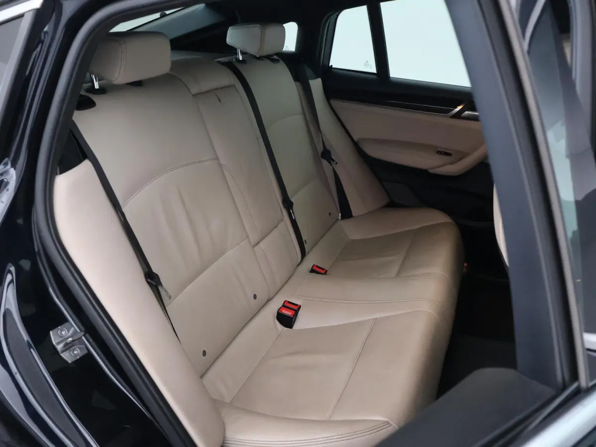 xDrive20i M-SPORT + SCHUIFDAK | TREKHAAK | HEAD-UP | 20 INCH LMV | MEMORY