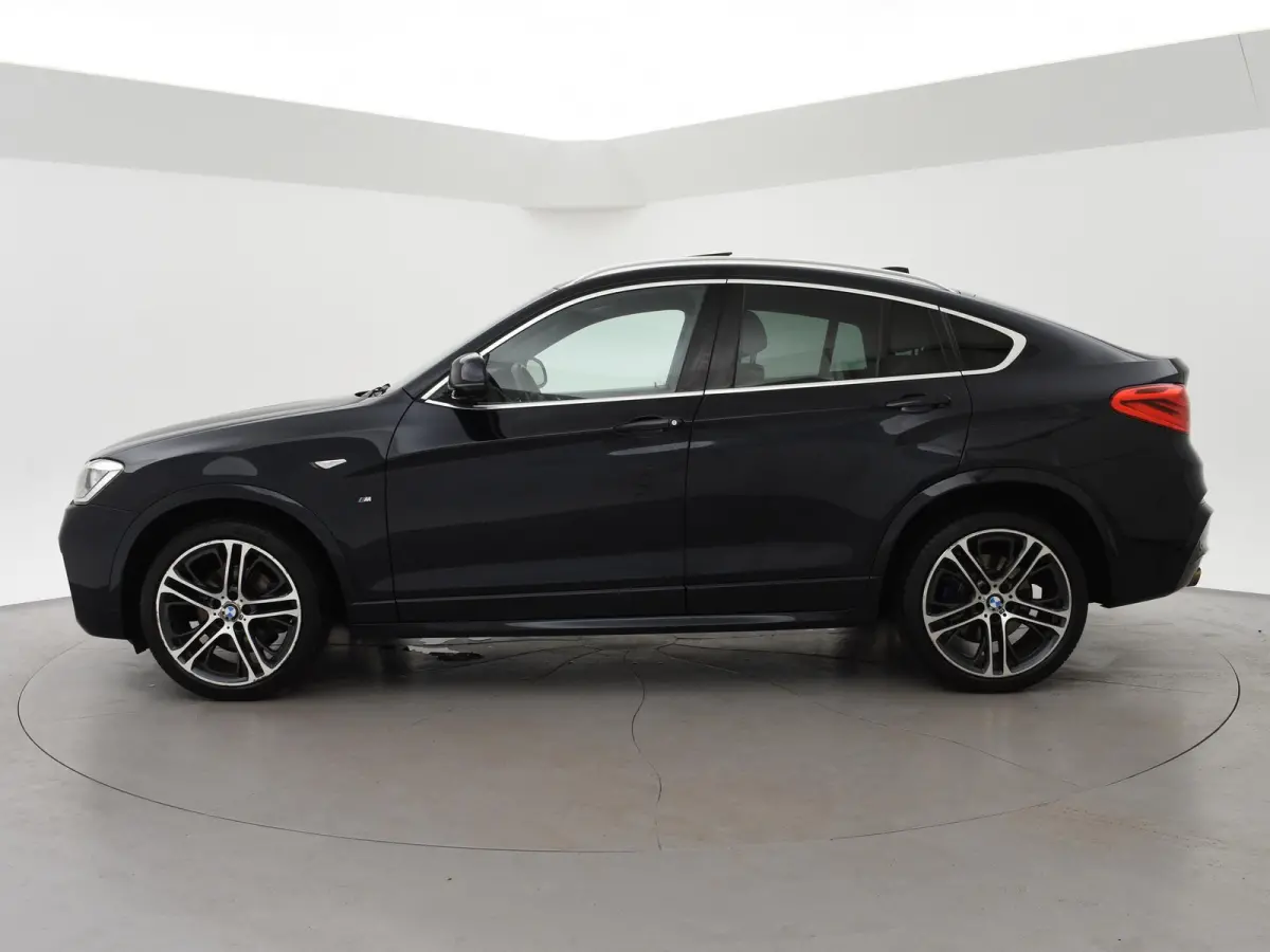 xDrive20i M-SPORT + SCHUIFDAK | TREKHAAK | HEAD-UP | 20 INCH LMV | MEMORY