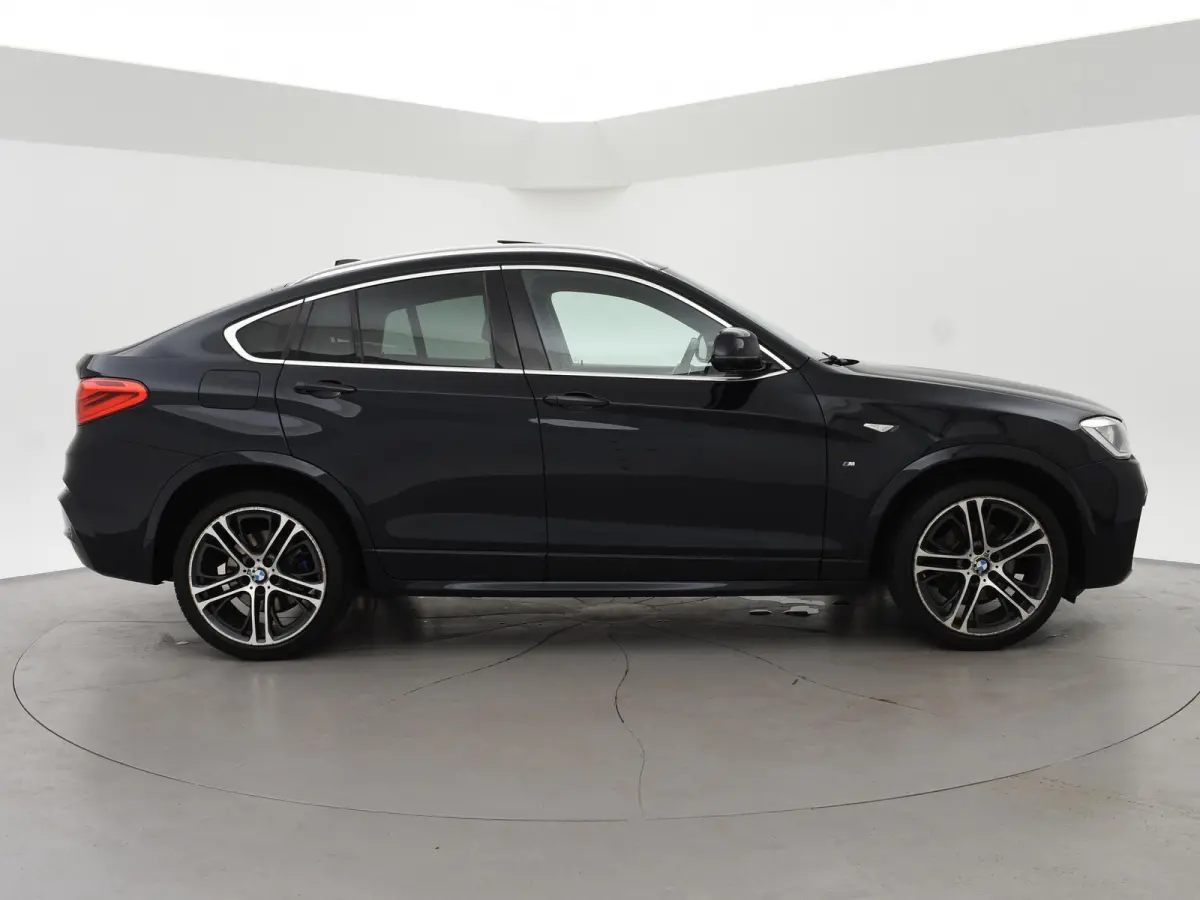 xDrive20i M-SPORT + SCHUIFDAK | TREKHAAK | HEAD-UP | 20 INCH LMV | MEMORY