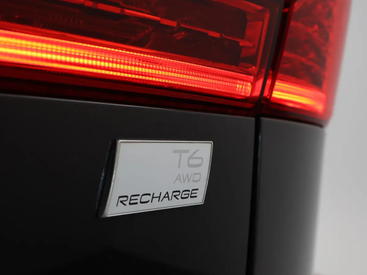 2.0 RECHARGE T6 340 PK R-DESIGN + 22 INCH LMV | TREKHAAK | PANORAMA | HK | STOELVENTILATIE