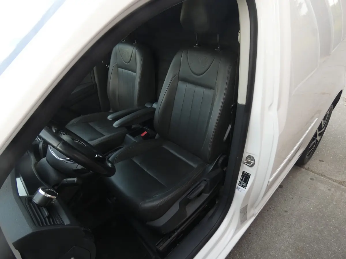 2.0 TDI L1H1 Highline* aut* leder*navi/cam*