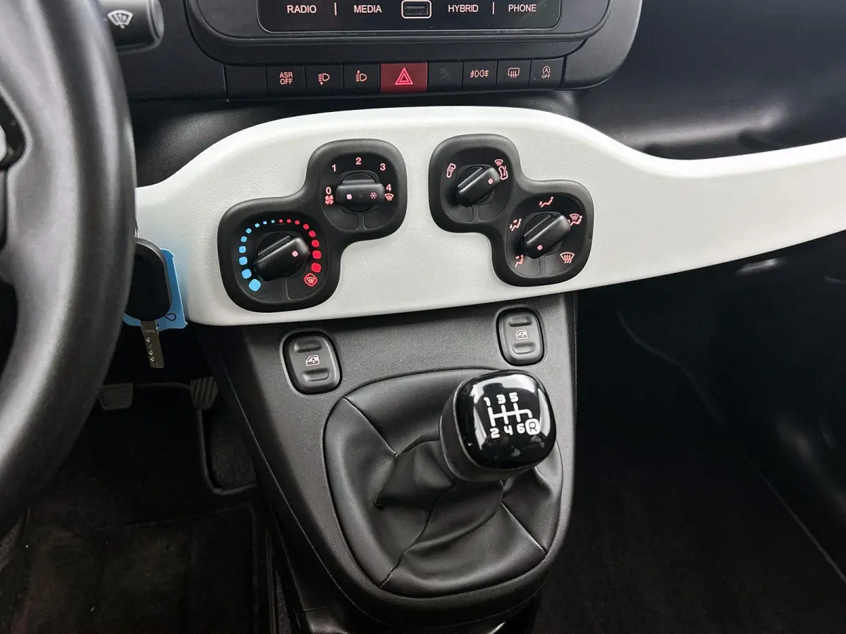 1.0 Hybrid 70pk Pandina | Apple CarPlay & Android Auto | Airco | Cruise control