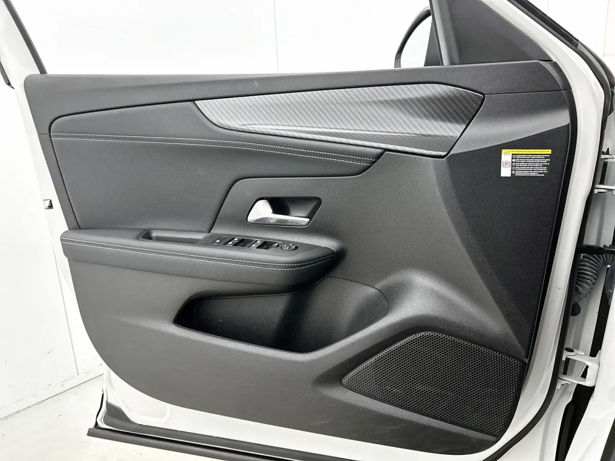 1.2 130pk GS Line Automaat | Trekhaak | Navigatie | Climate Control | Cruise Control | Camera | 17"LMV | LED |